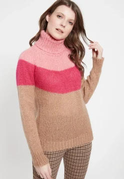 Hot Ana Alcazar Rollkragenpullover Binny