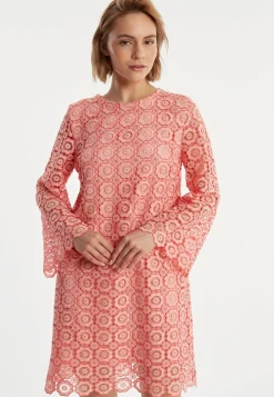 Hot Ana Alcazar Spitzenkleid Zahia